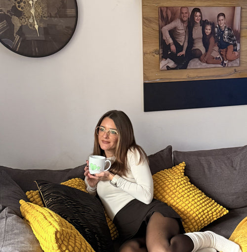 Die Tasse mit integriertem Fotoalbum für Bilder & Videos zu speichern